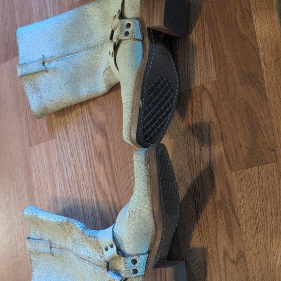 FRYE AND CO. Blue Heeled Boots - Picture 3 of 4